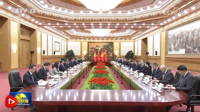 习近平同吉尔吉斯斯坦总统扎帕罗夫会谈